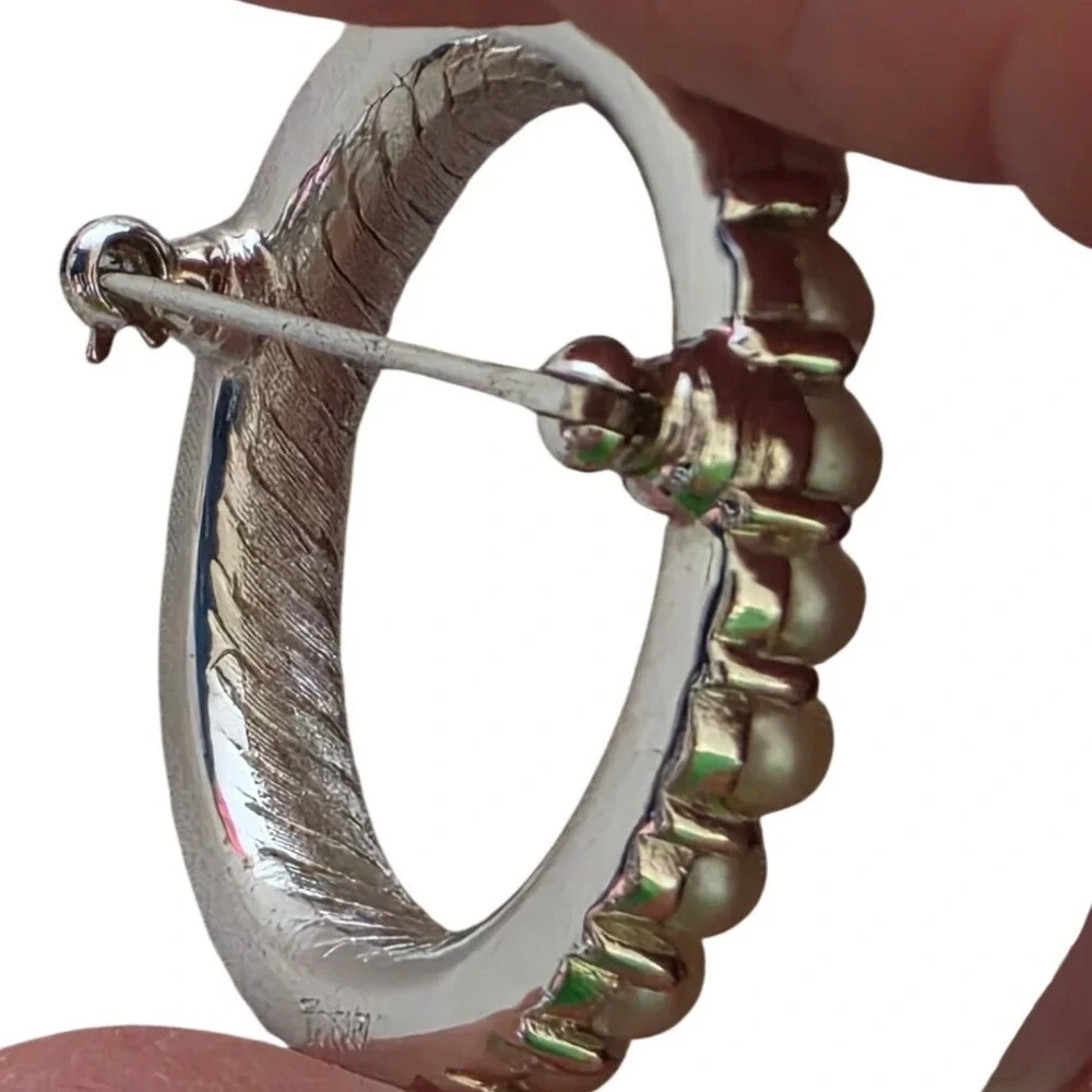 Vintage Crown Trifari‎ Silver Tone Faux Pearl Wreath Brooch